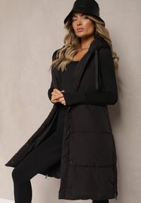 Renee - Czarna Kamizelka Pikowana Wykończona Kapturem i Sznurkami Quinaria. Okazja: na co dzień. Kolor: czarny. Materiał: jeans. Styl: sportowy, elegancki, casual
