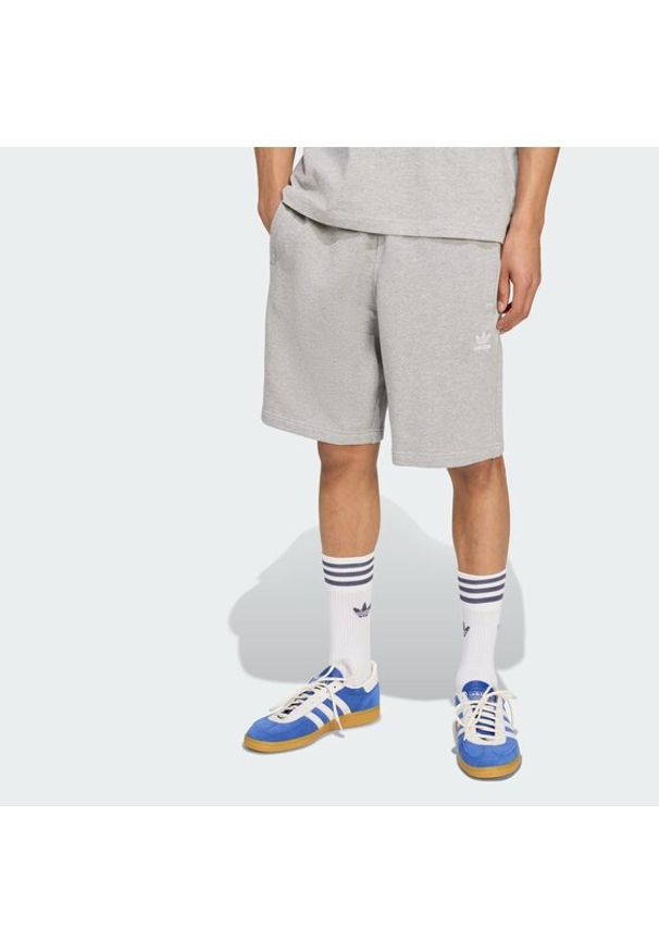 Adidas - adidas Szorty sportowe Essentials Trefoil JW8624 Szary Regular Fit. Kolor: szary. Materiał: bawełna. Styl: sportowy