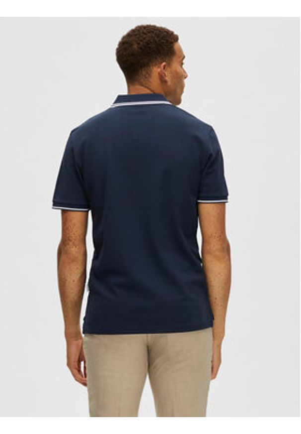 Selected Homme Polo 16087840 Granatowy Regular Fit. Typ kołnierza: polo. Kolor: niebieski. Materiał: bawełna