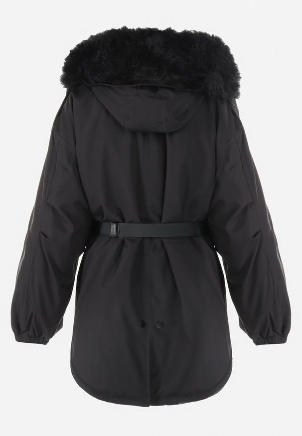 Born2be - Czarna Kurtka Parka Oversize z Futerkiem Mitto. Kolor: czarny. Materiał: futro. Długość rękawa: długi rękaw. Długość: długie. Sezon: zima, jesień. Styl: elegancki, klasyczny