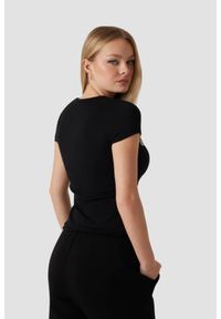 Guess - GUESS Czarny damski t-shirt Kiara, Rozmiar L. Kolor: czarny #3