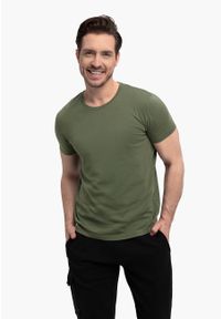 Volcano - Bawełniana koszulka T-BASIC. Kolekcja: plus size. Materiał: bawełna. Długość rękawa: krótki rękaw. Długość: krótkie. Styl: klasyczny #1