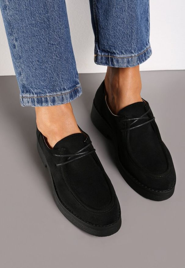 Renee - Czarne Ekozamszowe Półbuty Sznurowane na Płaskiej Podeszwie Inalith. Kolor: czarny. Materiał: jeans. Obcas: na płaskiej podeszwie. Styl: elegancki, klasyczny
