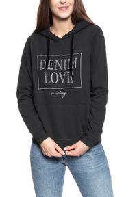 Mustang - BLUZA MUSTANG Bella H Structure CAVIAR 1008434 4132. Okazja: na co dzień, na randkę. Typ kołnierza: kaptur. Materiał: welur, dresówka, bawełna, dzianina, jeans, denim. Wzór: napisy, aplikacja. Sezon: lato. Styl: casual, retro, elegancki #8