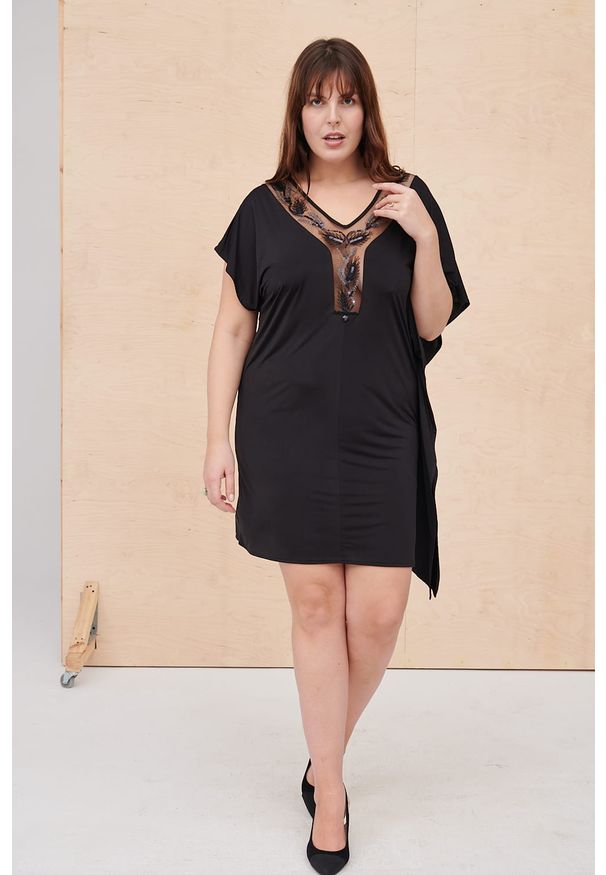 blue shadow - Sukienka North Plus Size Black / Silver. Kolekcja: plus size. Materiał: elastan, poliester, wiskoza, tkanina. Wzór: haft. Typ sukienki: dla puszystych. Styl: wizytowy