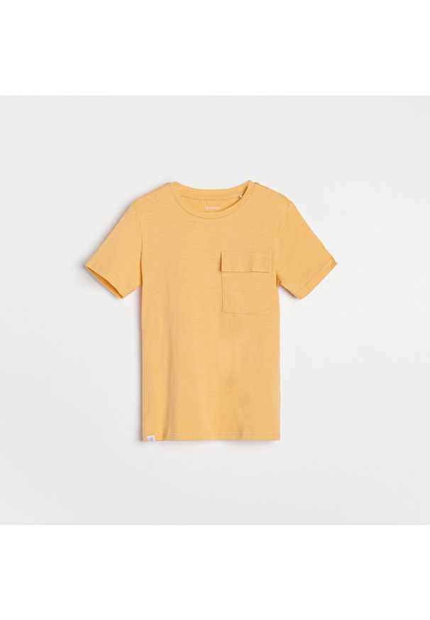 Reserved - Melanżowy t-shirt z kieszonką - Beżowy. Kolor: beżowy. Wzór: melanż