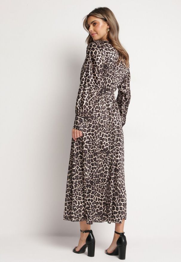 Born2be - Czarno-Beżowa Sukienka Rozkloszowana z Gumką w Pasie Melpomene. Okazja: na co dzień. Typ kołnierza: dekolt w serek. Kolor: czarny. Typ sukienki: rozkloszowane. Styl: casual, klasyczny