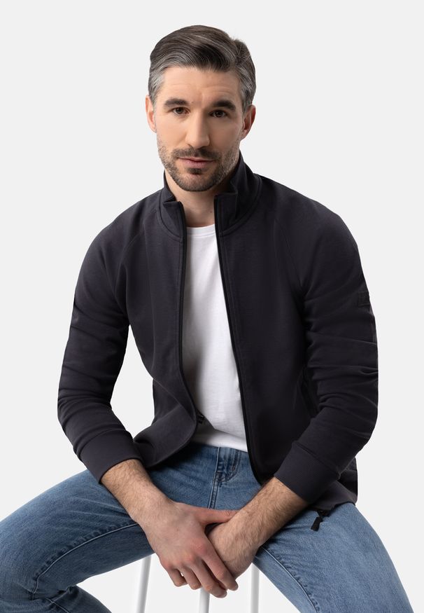 Volcano - Bawełniana bluza B-GUEST. Typ kołnierza: kołnierzyk stójkowy. Materiał: bawełna. Wzór: gładki, ze splotem