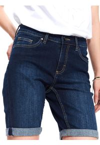 TOP SECRET - Jeansowe szorty damskie. Okazja: na co dzień. Kolor: niebieski. Materiał: jeans. Długość: krótkie. Sezon: zima, jesień. Styl: casual #7