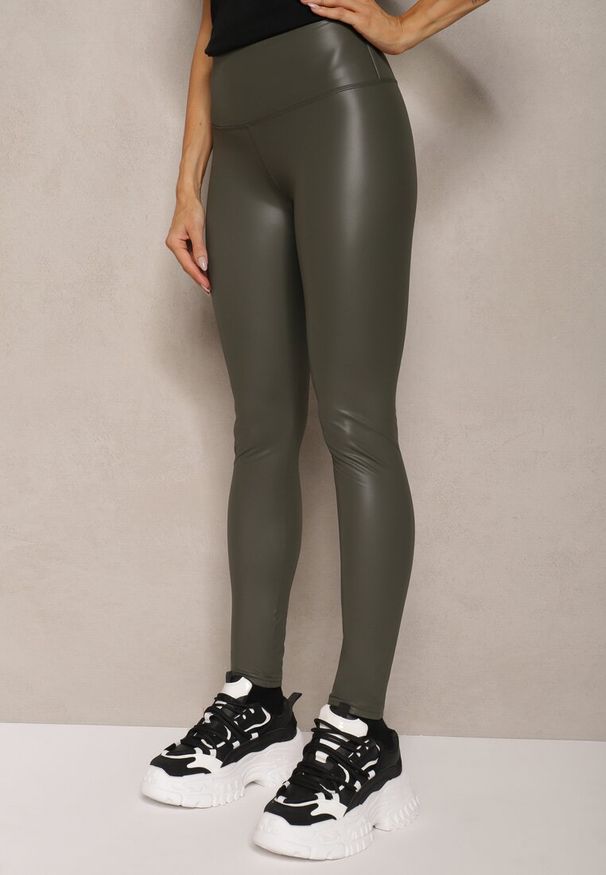 Renee - Ciemnozielone Legginsy z Imitacji Skóry High Waist z Polarem Selabra. Okazja: na co dzień. Stan: podwyższony. Kolor: zielony. Materiał: polar, skóra. Styl: casual