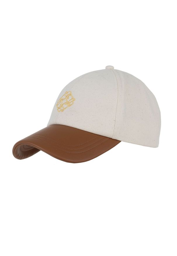 Ochnik - Beżowa czapka z daszkiem z monogramem. Kolor: beżowy. Materiał: bawełna. Wzór: aplikacja