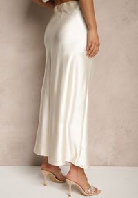 Renee - Jasnobeżowa Spódnica Satynowa High Waist Pillizze. Okazja: na co dzień. Stan: podwyższony. Kolor: beżowy. Materiał: satyna. Styl: casual, elegancki