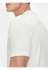 TOMMY HILFIGER - Tommy Hilfiger T-Shirt Stack MW0MW38622 Biały Regular Fit. Kolor: biały. Materiał: bawełna #5