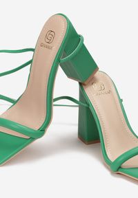 Renee - Zielone Sandały Eudilea. Zapięcie: pasek. Kolor: zielony. Materiał: jeans. Wzór: aplikacja, gładki. Obcas: na obcasie. Styl: glamour. Wysokość obcasa: średni #4