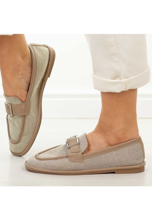 Beżowe mokasyny damskie Vinceza 62272. Okazja: na co dzień. Kolor: beżowy. Materiał: skóra, tkanina. Szerokość cholewki: normalna. Sezon: wiosna, lato. Styl: casual, klasyczny, elegancki