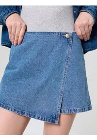 Sinsay - Jeansowe spódnico-spodenki - niebieski. Kolor: niebieski. Materiał: jeans #1