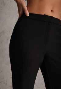 Renee - Czarne Spodnie Garniturowe VICES Typu Flare Tesilana. Okazja: na spotkanie biznesowe. Kolor: czarny. Styl: biznesowy #7