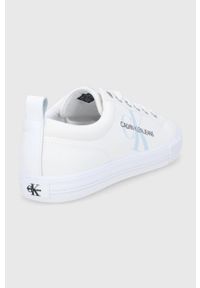 Calvin Klein Jeans - Tenisówki. Nosek buta: okrągły. Zapięcie: sznurówki. Kolor: biały. Materiał: guma
