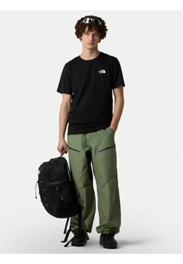 The North Face T-Shirt Vertical NF0A8EE7 Czarny Regular Fit. Kolor: czarny. Materiał: bawełna