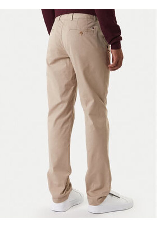 TOMMY HILFIGER - Tommy Hilfiger Chinosy Denton Essential MW0MW40262 Beżowy Straight Fit. Kolor: beżowy. Materiał: bawełna
