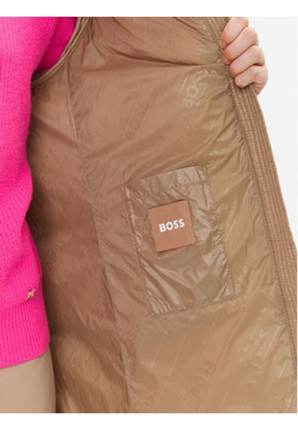 BOSS Płaszcz zimowy Petrana2 50501090 Brązowy Regular Fit. Kolor: brązowy. Materiał: syntetyk. Sezon: zima