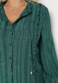 Born2be - Zielona Koszula z Tkaniny Plumeti Ozdobiona Falbanką Selimina. Kolor: zielony. Materiał: tkanina. Wzór: aplikacja #6