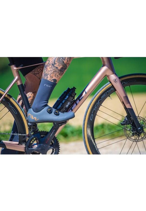 Skarpety rowerowe NORTHWAVE Extreme Pro Sock szary/czarny. Kolor: czarny, szary, wielokolorowy. Sport: kolarstwo