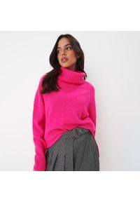 Mohito - Różowy sweter oversize z golfem - Różowy. Typ kołnierza: golf. Kolor: różowy