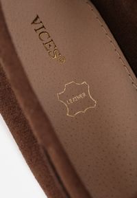 Renee - Brązowe Mokasyny VICES z Imitacji Zamszu z Kokardką Kolorowymi Koralikami i Skórzaną Wkładką Nenden. Okazja: na co dzień. Kolor: brązowy. Materiał: skóra, zamsz. Wzór: kolorowy. Styl: casual, elegancki #4