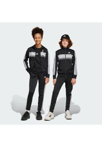 Adidas - Dres Seasonal Essentials Tiberio 3-Stripes Tricot Kids. Kolor: biały, wielokolorowy, czarny, szary. Materiał: dresówka. Styl: młodzieżowy #1