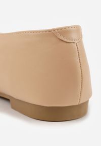 Born2be - Ciemnobeżowe Klasyczne Balerinki Vices ze Skórzaną Wkładką Tamelirra. Okazja: na co dzień, na spotkanie biznesowe. Kolor: beżowy. Materiał: skóra. Styl: klasyczny #2