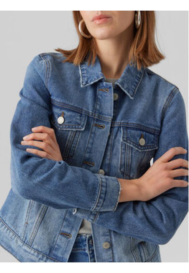 Vero Moda Kurtka jeansowa Zorica 10279789 Niebieski Regular Fit. Kolor: niebieski. Materiał: bawełna, jeans