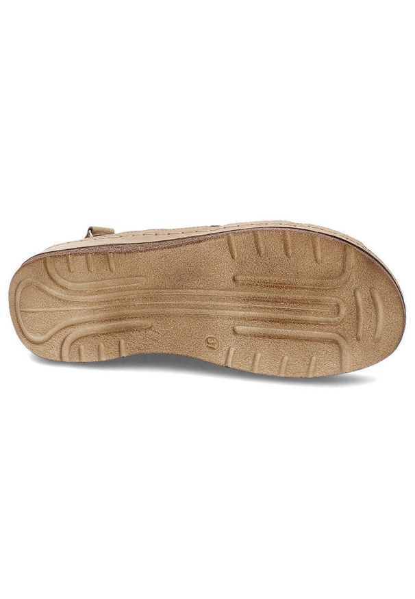 Beżowe Sandały Kampa Wygodne Skórzane Buty Na Lato. Okazja: na co dzień. Zapięcie: rzepy. Kolor: beżowy. Materiał: skóra. Wzór: paski. Sezon: lato. Styl: casual, wakacyjny