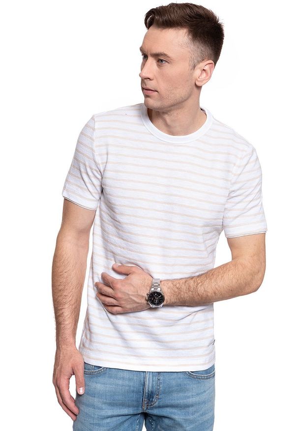 Mustang - MĘSKI T-SHIRT MUSTANG ALEX C PRINT +DL 1009509 11758. Wzór: nadruk