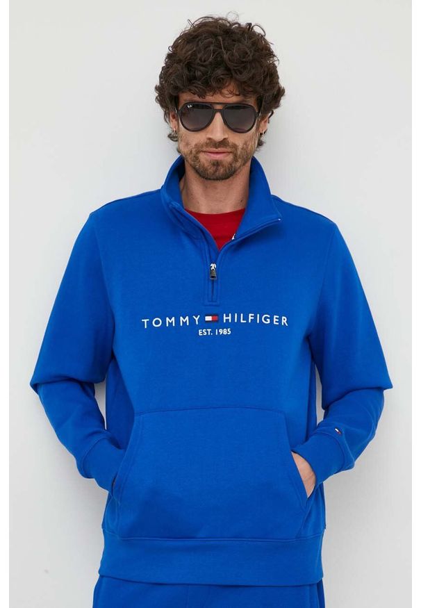TOMMY HILFIGER - Tommy Hilfiger bluza męska kolor niebieski z nadrukiem. Kolor: niebieski. Materiał: bawełna. Długość: krótkie. Wzór: nadruk