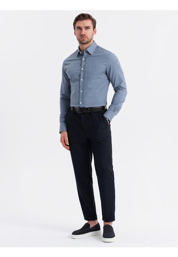 Ombre Clothing - Męska koszula SLIM FIT z ozdobnej tkaniny z kieszonką – niebieska V1 - Rozmiar: L. Okazja: do pracy. Typ kołnierza: kołnierzyk klasyczny. Kolor: niebieski. Materiał: tkanina. Wzór: haft, ze splotem. Styl: klasyczny, elegancki