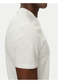 Armani Exchange T-Shirt XM000546 AF10361 U0009 Biały Regular Fit. Kolor: biały. Materiał: bawełna