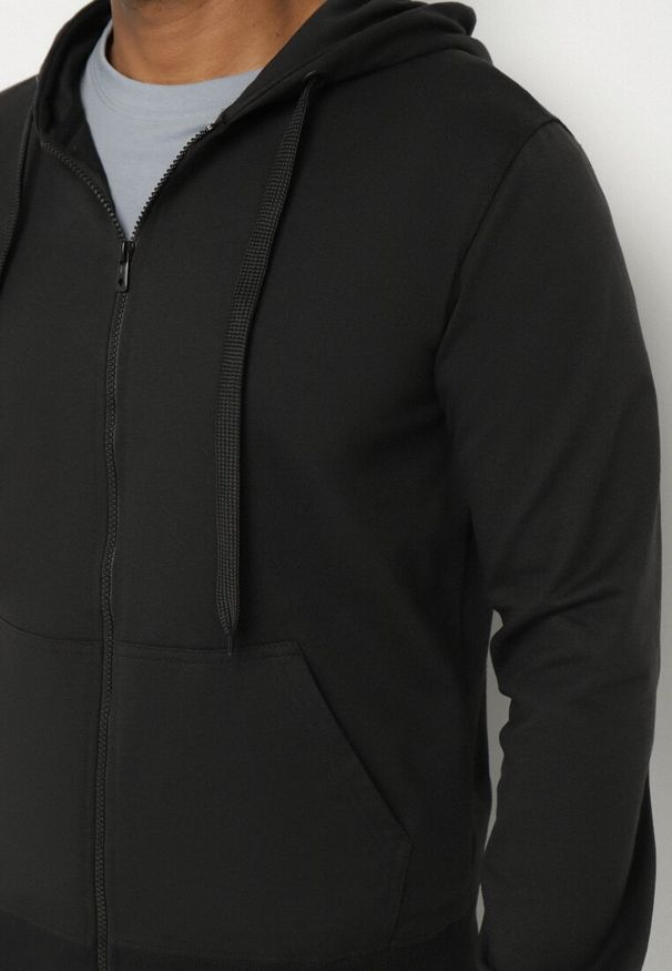 Born2be - Czarna Bluza z Bawełną Kapturem i Sznurkami Asallin. Okazja: na co dzień. Typ kołnierza: kaptur. Kolor: czarny. Materiał: bawełna. Styl: casual, klasyczny
