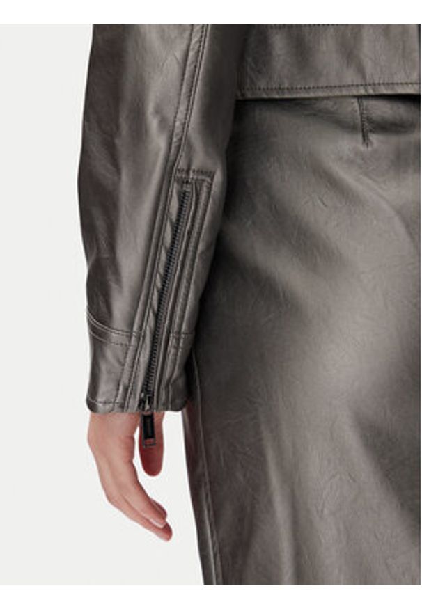 DKNY Kurtka z imitacji skóry P4JJ6XJA Srebrny Regular Fit. Kolor: srebrny. Materiał: skóra