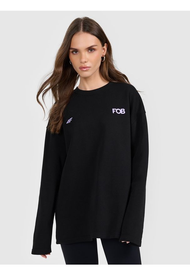 4f - 4F Bluza dresowa nierozpinana bez kaptura damska - czarna XL. Typ kołnierza: bez kaptura. Kolor: czarny. Materiał: dresówka. Sport: snowboard