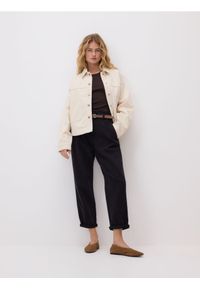 Reserved - Jeansy paperbag - czarny. Kolor: czarny