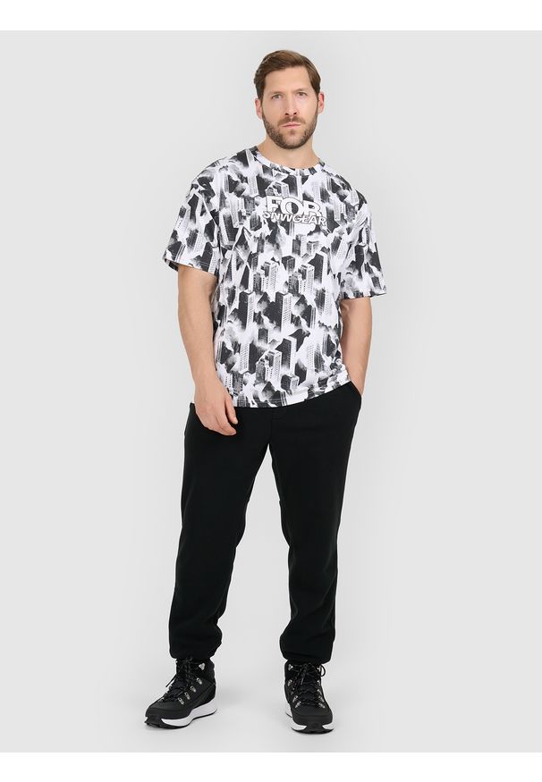 4f - 4F T-shirt oversize z nadrukiem męski - multikolor M. Okazja: na co dzień. Kolor: wielokolorowy. Materiał: dzianina, skóra, bawełna, materiał. Wzór: nadruk. Styl: casual, klasyczny