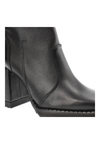 Czarne Botki Exquisite Modne Skórzane Buty Na Obcasie. Kolor: czarny. Materiał: skóra. Szerokość cholewki: normalna. Obcas: na obcasie. Wysokość obcasa: średni