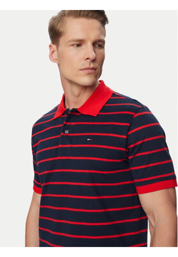 Tommy Jeans Polo DM0DM22708 Granatowy Regular Fit. Typ kołnierza: polo. Kolor: niebieski. Materiał: bawełna
