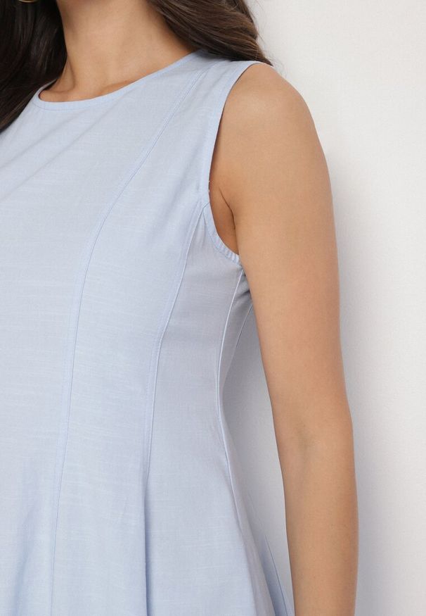 Born2be - Niebieska Rozkloszowana Sukienka z Bawełną i Wiskozą Ozdobiona Rozcięciem na Nogę Devirael. Okazja: na co dzień, na imprezę, na spacer. Kolor: niebieski. Materiał: bawełna, wiskoza. Wzór: aplikacja. Styl: casual