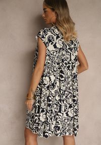 Renee - Granatowa Sukienka Oversize z Bawełny z Ornamentnym Wzorem Folazea. Okazja: na co dzień. Kolor: niebieski. Materiał: bawełna. Sezon: lato. Typ sukienki: oversize. Styl: elegancki, casual #3