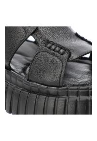 Sandały damskie Armodo, skórzane eleganckie rzymianki na grubej podeszwie z zakrytą piętą, czarne, 1510-1269. Okazja: na co dzień. Zapięcie: rzepy. Kolor: czarny. Materiał: skóra. Wzór: paski. Sezon: lato. Styl: elegancki #6