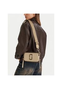 MARC JACOBS - Torebka Marc Jacobs. Kolor: beżowy #1