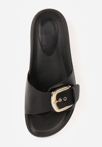 Born2be - Czarne Klapki na Grubej Podeszwie Ozdobione Metaliczną Klamrą Lorefer. Okazja: na co dzień. Kolor: czarny. Wzór: aplikacja. Styl: casual, elegancki #8