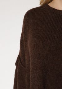 Born2be - Brązowy Sweter z Wiskozą i Wełną o Kroju Nietoperza Fedella. Okazja: na co dzień. Kolor: brązowy. Materiał: wełna, wiskoza. Styl: casual, elegancki #3